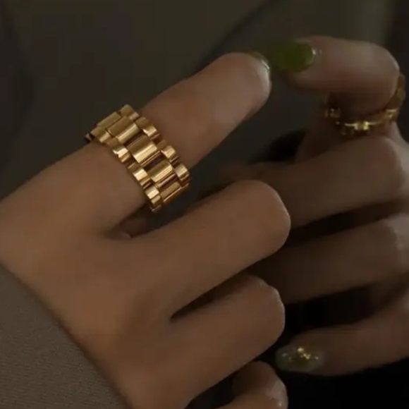 'Sage' Ring Gold - Picture 3 of 8